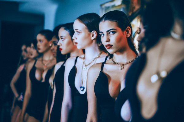 Pantalon en pure soie femme : Élégance et confort au rendez-vous